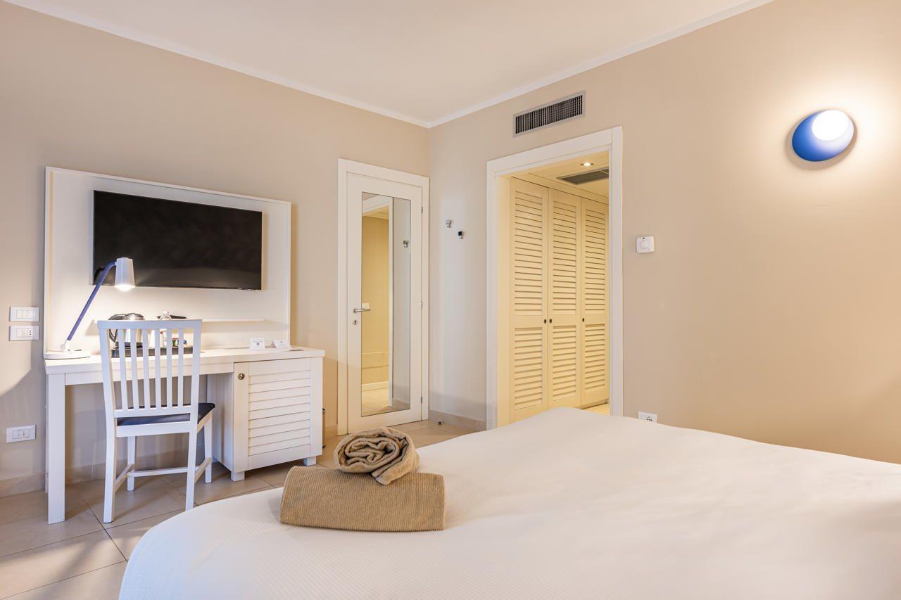 Voi Daniela Essentia Hotel Conca Specchiulla Luaran gambar